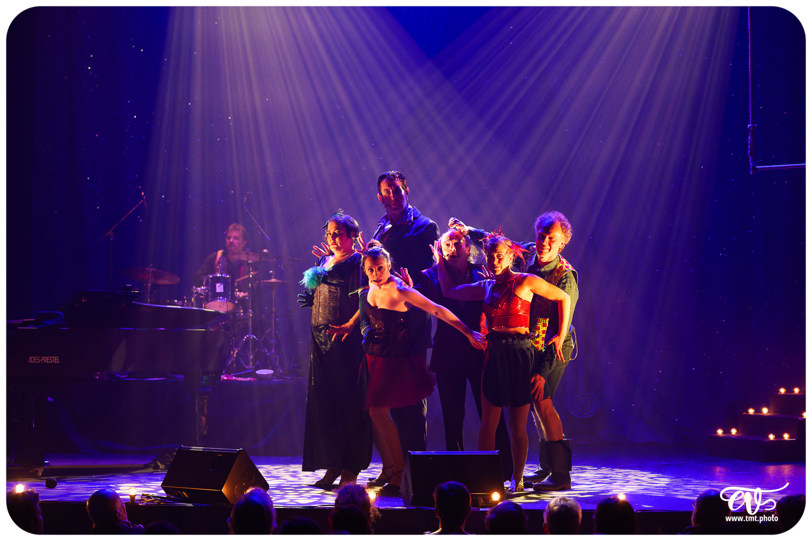 PLEIN FEU (CIE AVRIL EN SEPTEMBRE)